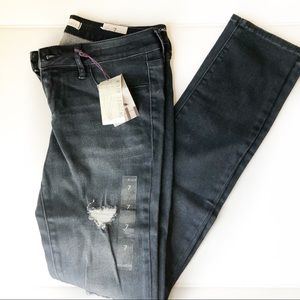 🐝 3/$20 Bullhead Jeans Dark Distressed Jeans Juniors sz 7